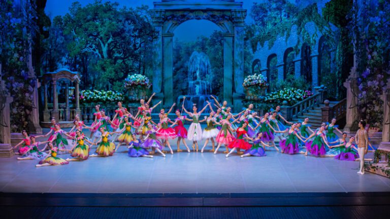 EL CUENTO DEL CAPULLO DE ROSA, última colaboración de Drigo/Petipa, estreno mundial, ballet de Astana ( Kazajistán)