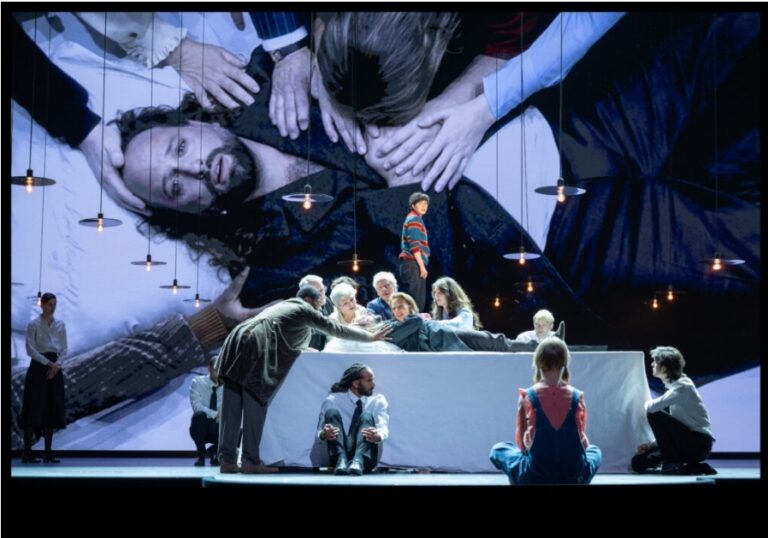 Fanny y Alexander en La Monnaie: un desastre pretencioso y vacío… (con video de la función)