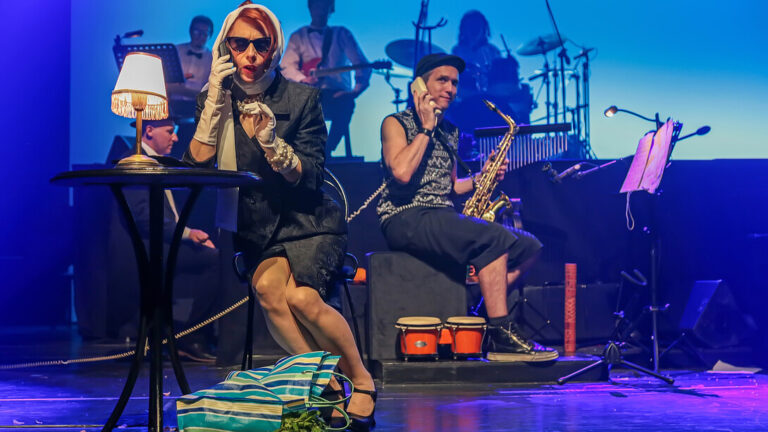 Teatro: MINA… CHE COSA SEI?,Roger / Reinghol … Nostalgia a puro talento – Teatro El Nacional