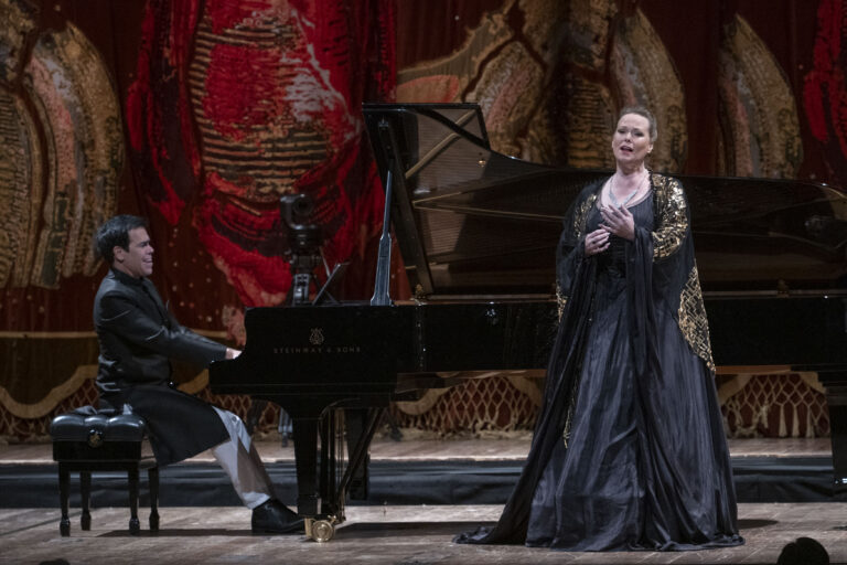 El debut de Jessica Pratt en el Teatro Colón