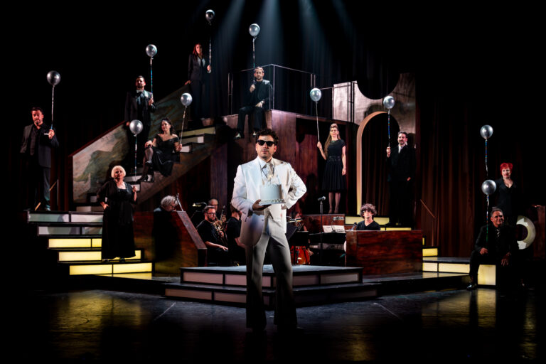 Company : Sondheim entre escaleras, neurosis y algunas decisiones discutibles