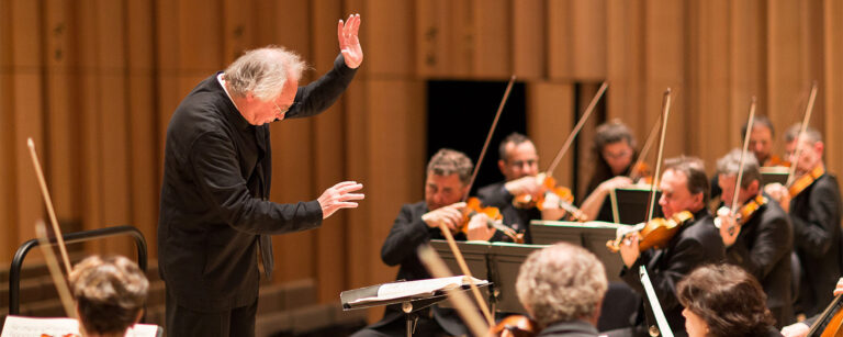 Orchestre des Champs-Élysées entre Schubert y Beethoven: Auditorio Nacional Sodre