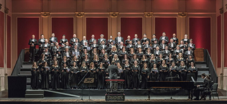Grandes escenas corales por el Coro Estable del Teatro Colón