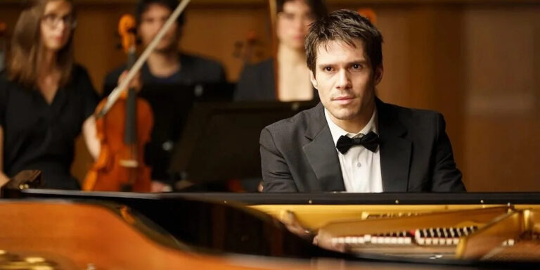 Dos pianos:  el arte de exagerar los sentimientos hasta convertirlos en música
